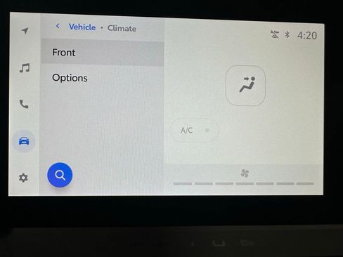 Used 2025 Toyota Prius XLE image 31