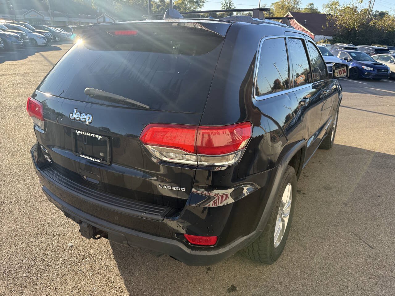 Used 2017 Jeep Grand Cherokee Laredo w/ Quick Order Package 23E AWD/4WD image 6