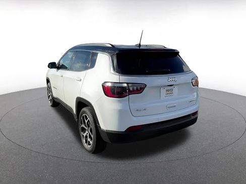 Used 2025 Jeep Compass Limited image 11