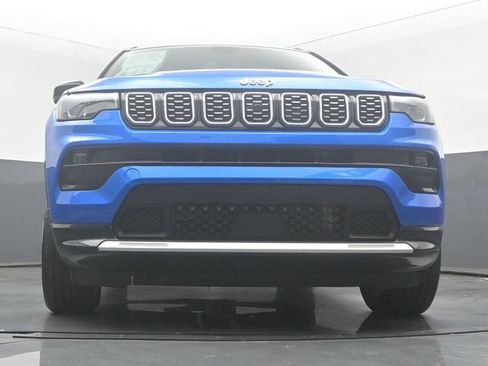 Used 2025 Jeep Compass Limited w/ Elite Group AWD/4WD image 51
