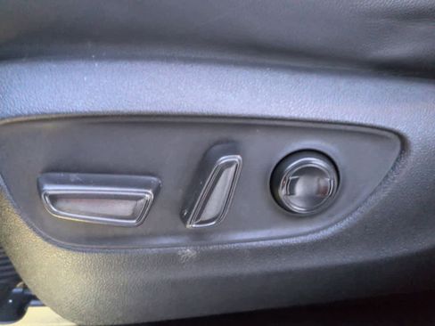 Used 2023 Toyota Highlander Platinum image 16