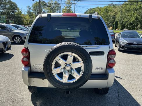 Used 2005 Jeep Liberty Limited AWD/4WD image 6