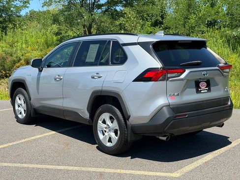 Used 2020 Toyota RAV4 LE w/ All Weather Liner Package AWD/4WD image 31