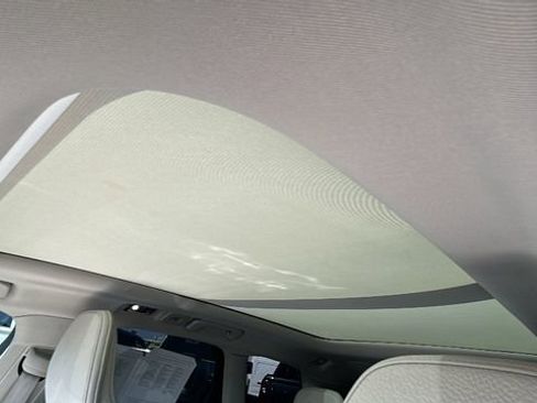 Used 2021 Volvo XC60 T5 Momentum w/ Advanced Package image 25