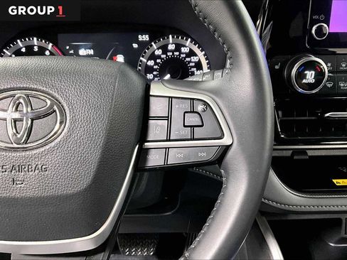Certified 2025 Toyota Highlander XLE AWD/4WD image 25