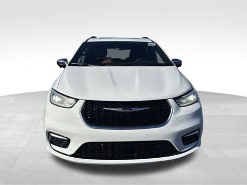 New 2026 Chrysler Pacifica Pinnacle image 3
