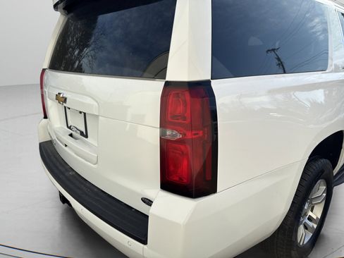 Used 2019 Chevrolet Suburban LT image 5