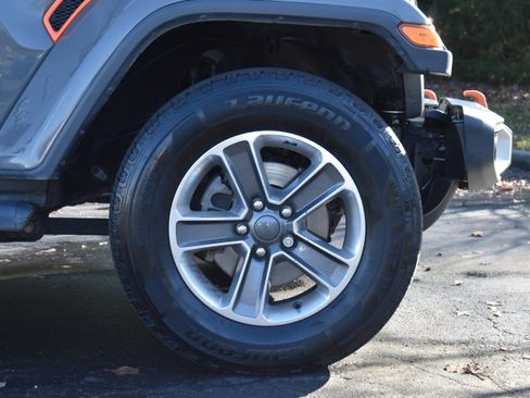 Used 2019 Jeep Wrangler Unlimited Sahara w/ Cold Weather Group image 35