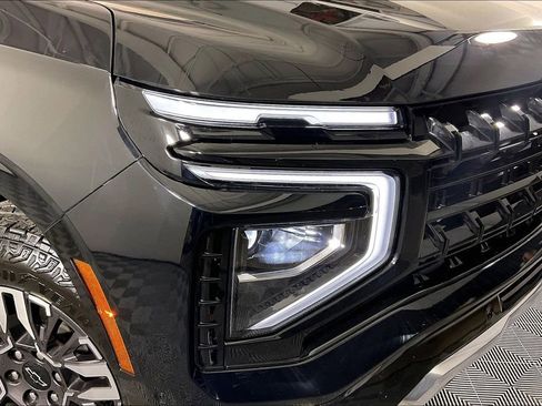 Used 2025 Chevrolet Tahoe Z71 AWD/4WD image 40