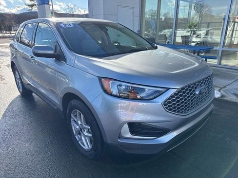 Used 2023 Ford Edge SEL image 3