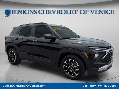 Used 2024 Chevrolet TrailBlazer LT FWD image 1