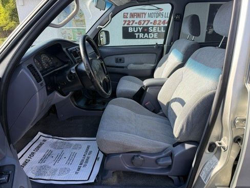 Used 2000 Toyota 4Runner SR5 RWD image 8