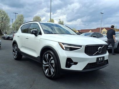 Used 2023 Volvo XC40 B5 Plus w/ Driver Assist Package
