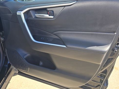 Used 2022 Toyota RAV4 XLE Premium image 42