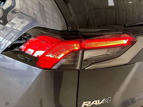 Used 2022 Toyota RAV4 XSE AWD/4WD image 26