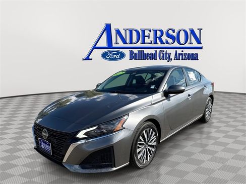 Used 2023 Nissan Altima 2.5 SV image 1