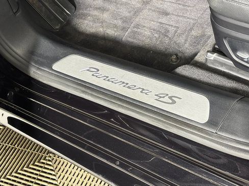 Used 2018 Porsche Panamera 4S image 17