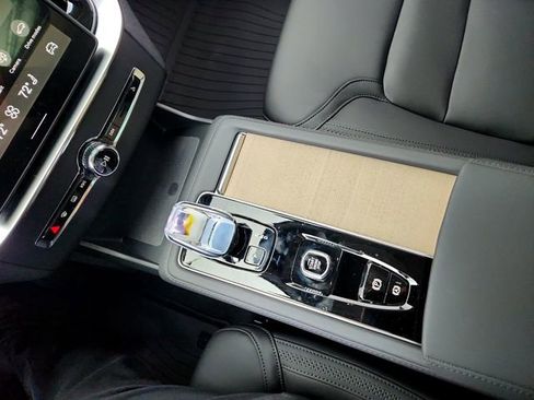 New 2026 Volvo XC90 T8 Plus image 22