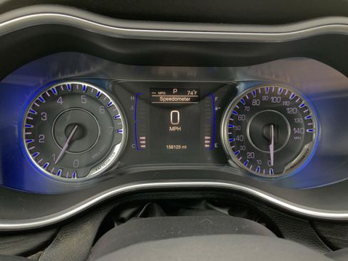 Used 2016 Chrysler 200 Limited w/ Anniversary Edition FWD image 21