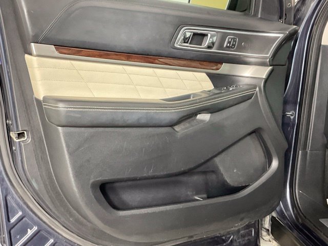 Used 2017 Ford Explorer Platinum AWD/4WD image 12