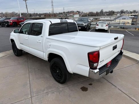 Certified 2019 Toyota Tacoma SR5 image 9