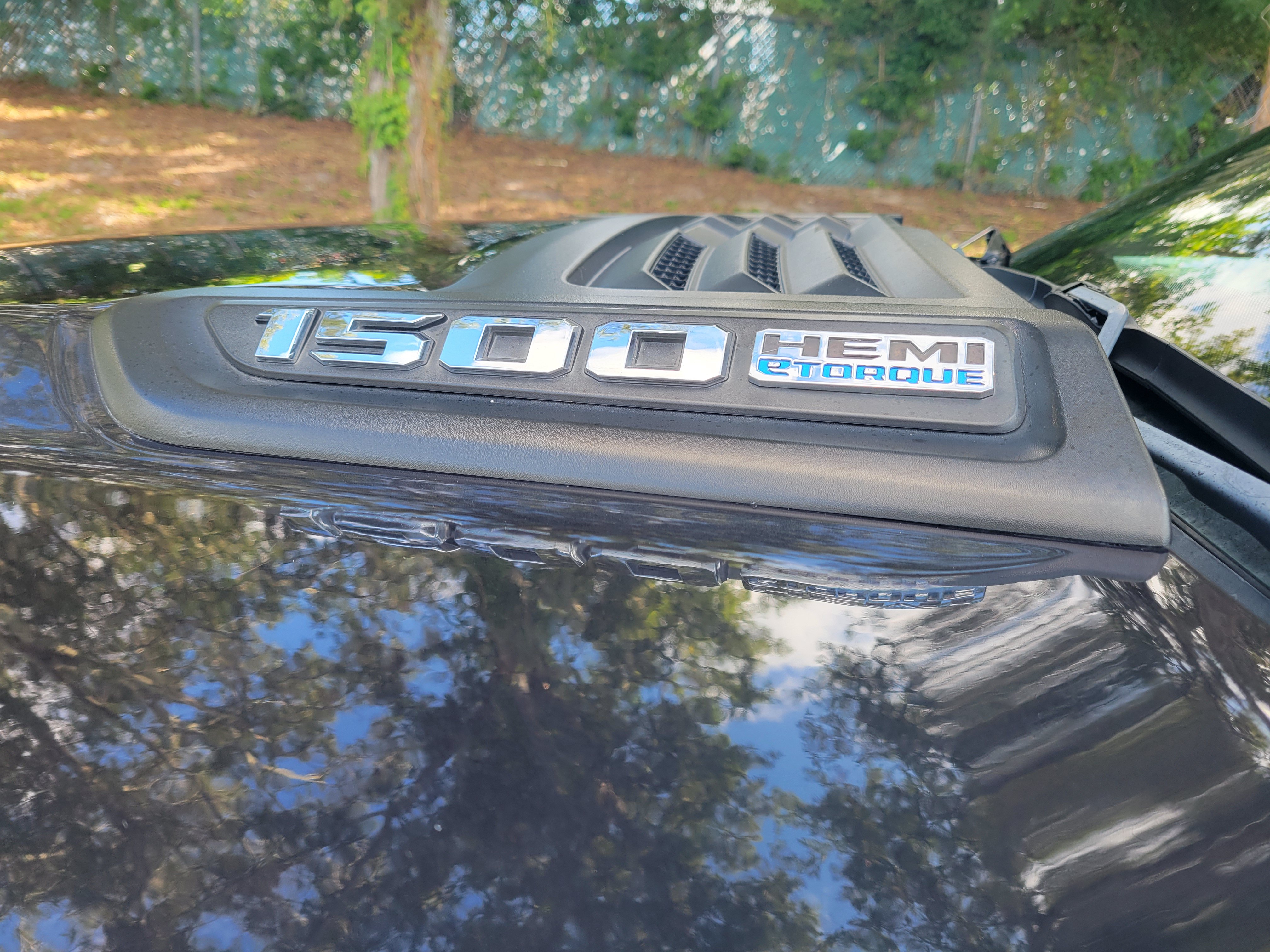 Used 2021 RAM 1500 Laramie w/ Sport Appearance Package AWD/4WD image 15