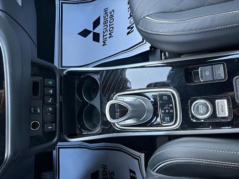Used 2020 Mitsubishi Outlander GT image 22
