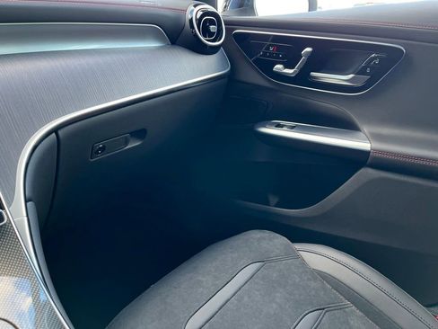 Used 2025 Mercedes-Benz GLC 43 AMG 4MATIC image 47