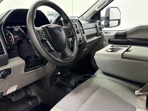 Used 2017 Ford F250 XL w/ Power Equipment Group image 12