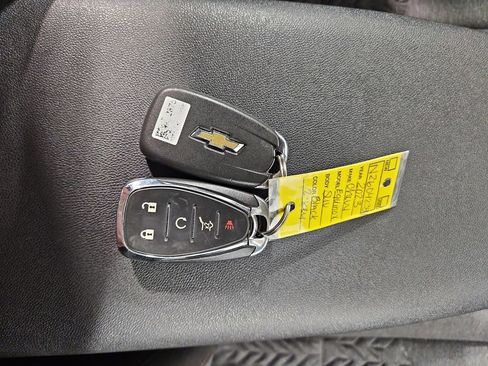 Used 2023 Chevrolet Equinox LT AWD/4WD image 29