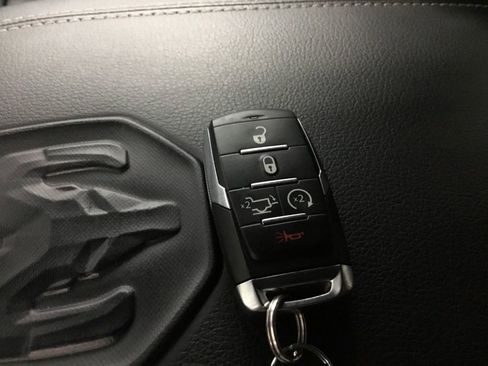 Used 2023 RAM 1500 Laramie AWD/4WD image 10