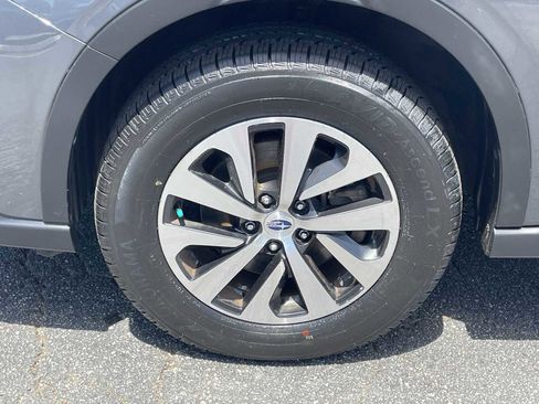 Used 2021 Subaru Outback Premium AWD/4WD image 7