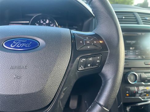 Used 2016 Ford Explorer XLT w/ Equipment Group 202A image 23