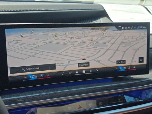 Used 2024 BMW 760i xDrive AWD/4WD image 4