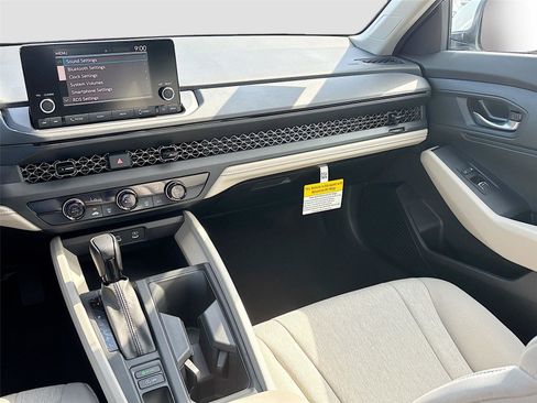 Certified 2025 Honda Accord LX image 25