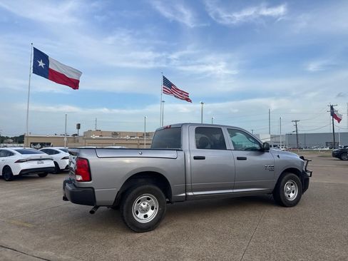 Used 2020 RAM 1500 4x4 Crew Cab Classic image 24