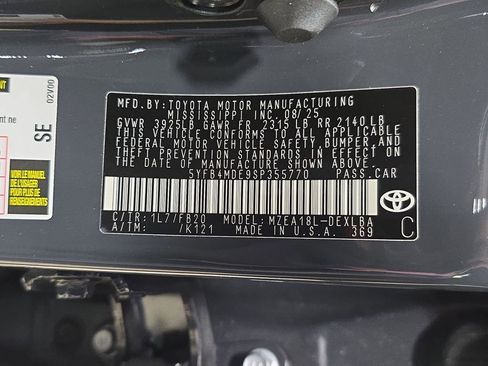Used 2025 Toyota Corolla LE FWD image 34