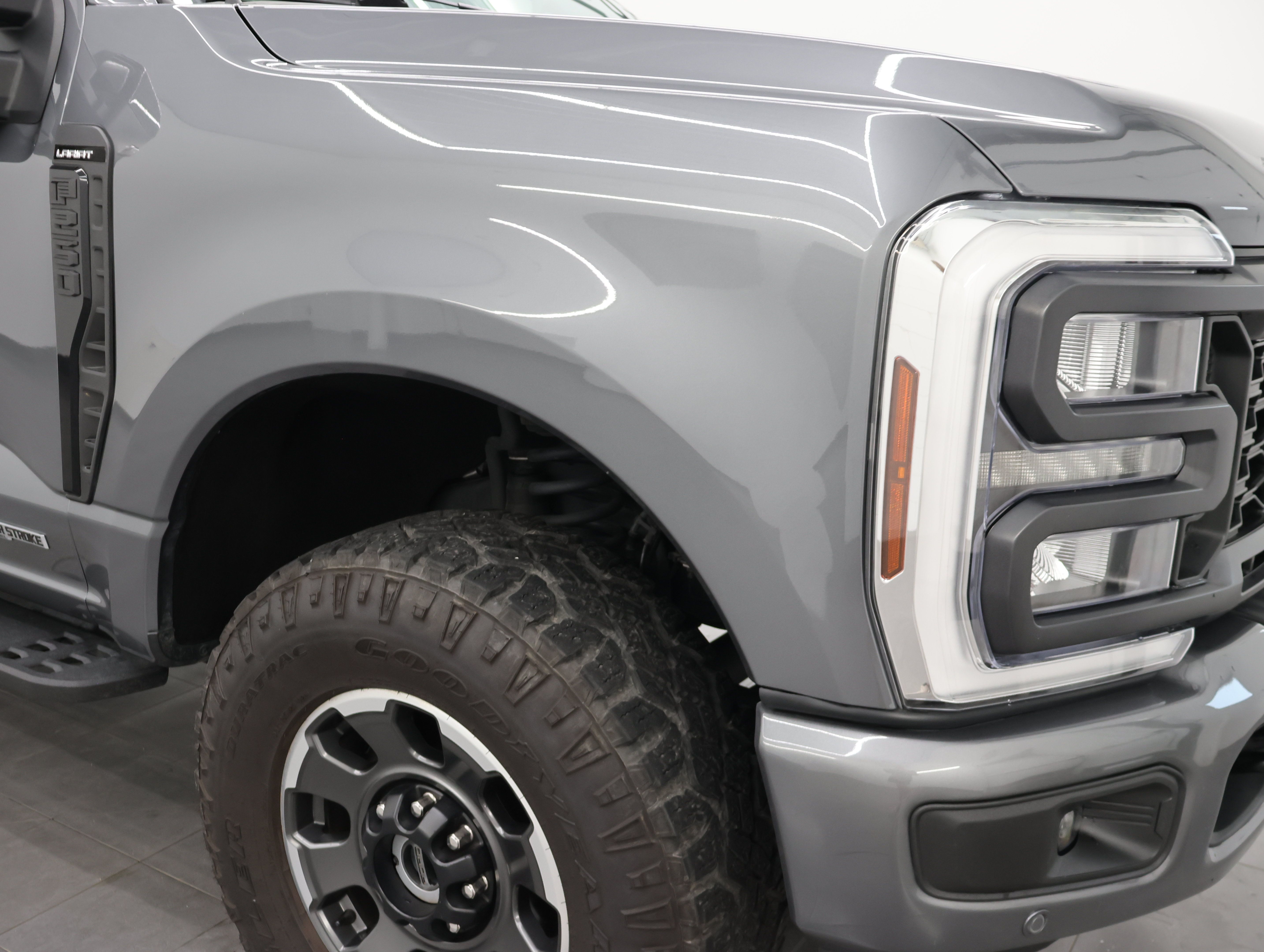 Used 2024 Ford F250 Lariat w/ Lariat Ultimate Package AWD/4WD image 28