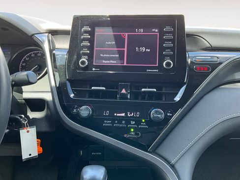Used 2023 Toyota Camry SE FWD image 13