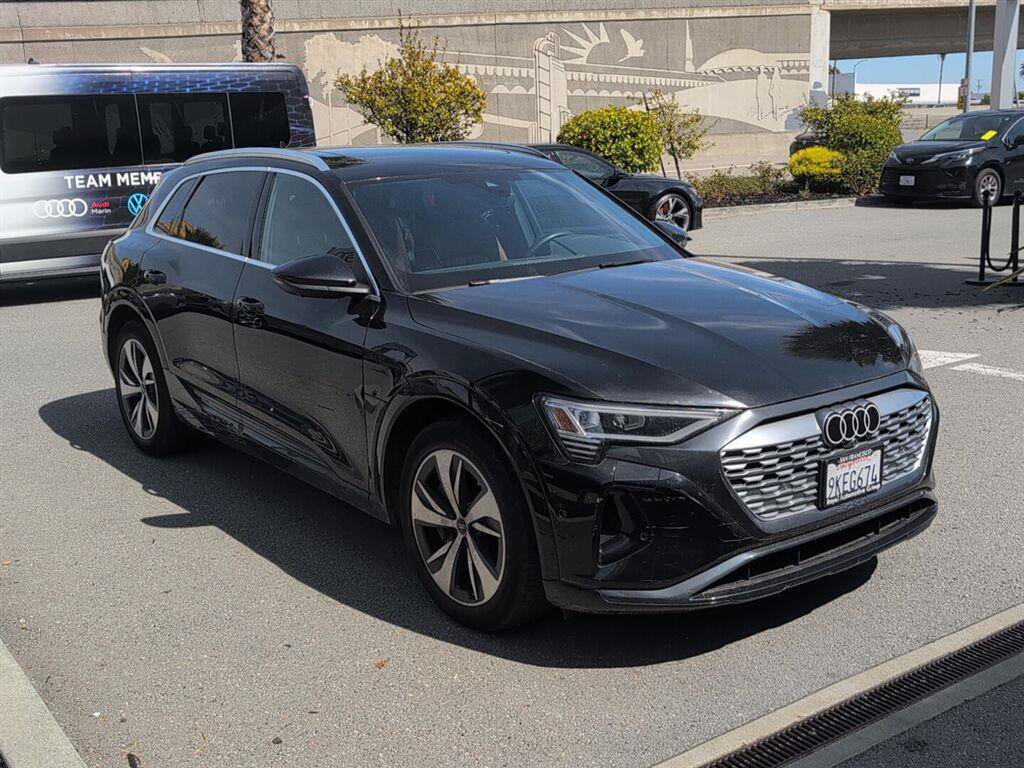 Used 2024 Audi Q8 e-tron Premium Plus w/ Premium Plus Package AWD/4WD image 4