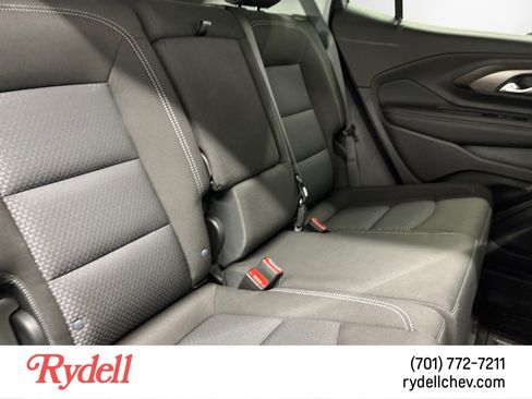 Used 2024 GMC Terrain SLE w/ Driver Convenience Package AWD/4WD image 17
