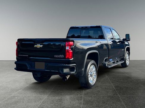 Used 2022 Chevrolet Silverado 3500 High Country w/ Technology Package AWD/4WD image 8