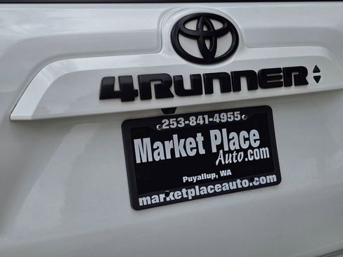 Used 2020 Toyota 4Runner SR5 Premium image 17