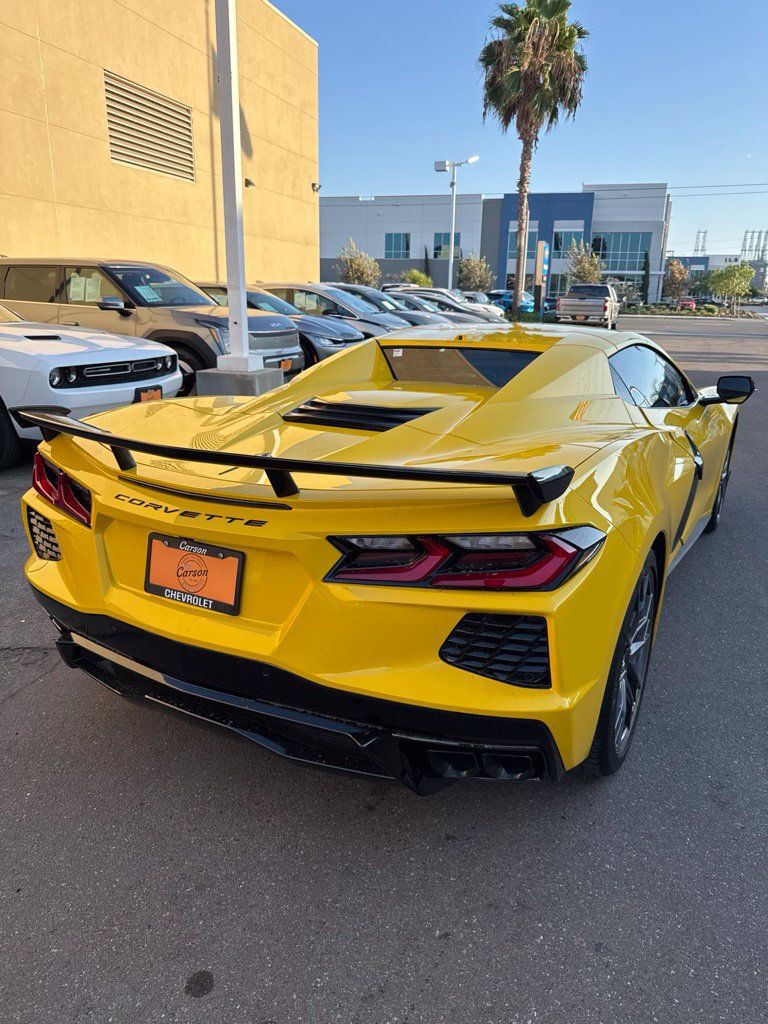 Used 2026 Chevrolet Corvette Stingray Premium Conv w/ Z51 Performance Package RWD image 8
