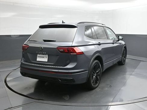 Used 2022 Volkswagen Tiguan SE R-Line FWD image 8