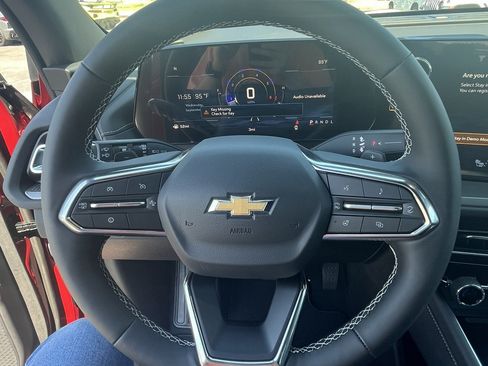 New 2027 Chevrolet Traverse LT w/ Sun and Wheel Package FWD image 10