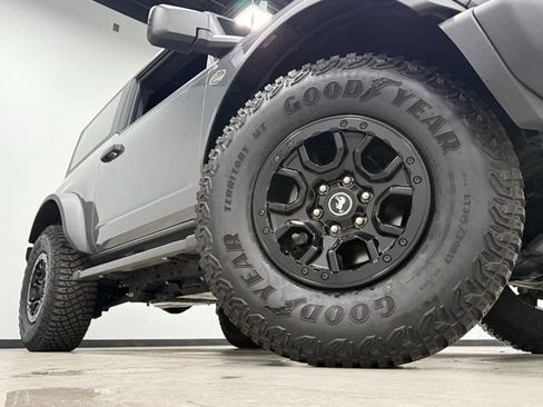 Used 2023 Ford Bronco Wildtrak image 3