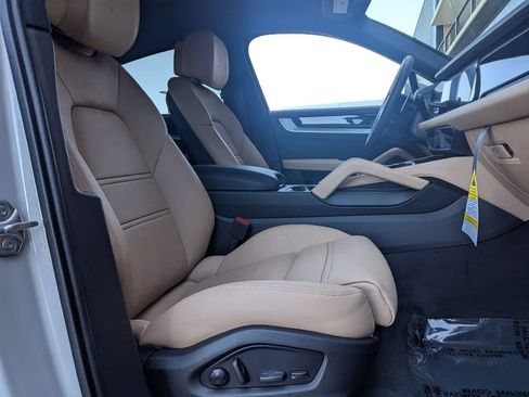 Certified 2026 Porsche Cayenne Coupe AWD/4WD image 26