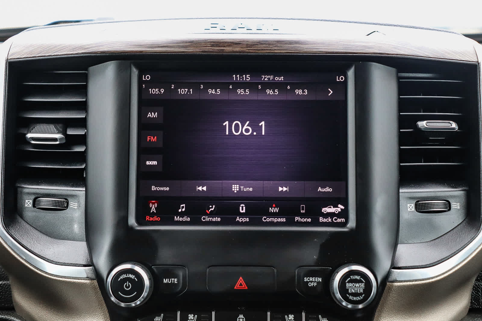 Used 2019 RAM 1500 Laramie AWD/4WD image 13