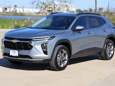 New 2026 Chevrolet Trax LT w/ Driver Confidence Package image 3